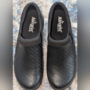 Alegria Duette Black Woven slip on nursing shoes